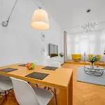 Days - One-bedroom Right Next To Old Town Square * Praga
