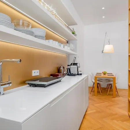 Days - One-bedroom Right Next To Old Town Square * Prague