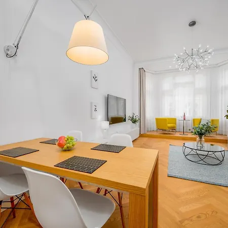 Days - One-bedroom Right Next To Old Town Square * Prague