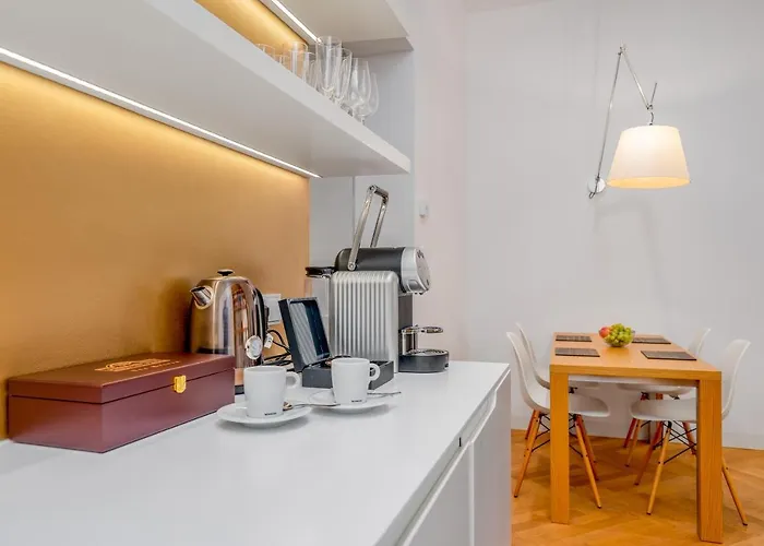 Days - One-bedroom Right Next To Old Town Square Apartment