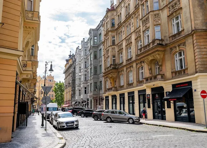Days - One-bedroom Right Next To Old Town Square Apartment *
