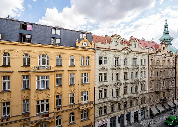 Days - One-bedroom Right Next To Old Town Square Apartment