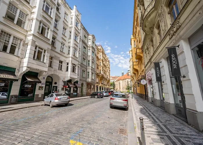 Days - One-bedroom Right Next To Old Town Square Prag